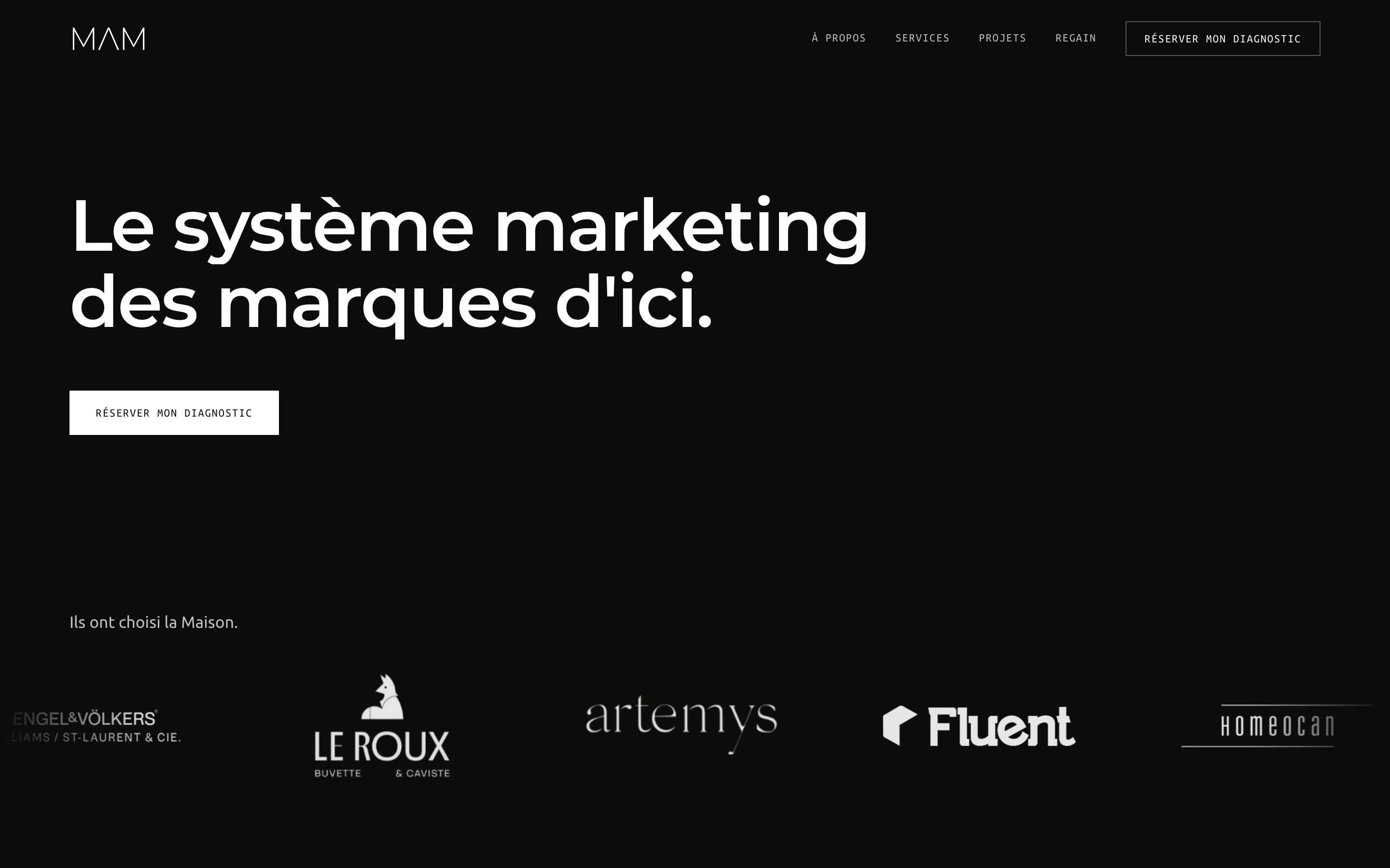Page d’accueil du site agencemam.com affichée sur un ordinateur